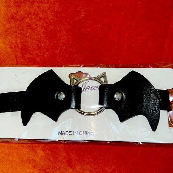 NWT 2 piece set. Bat Headband and Choker - Picture 3 of 8